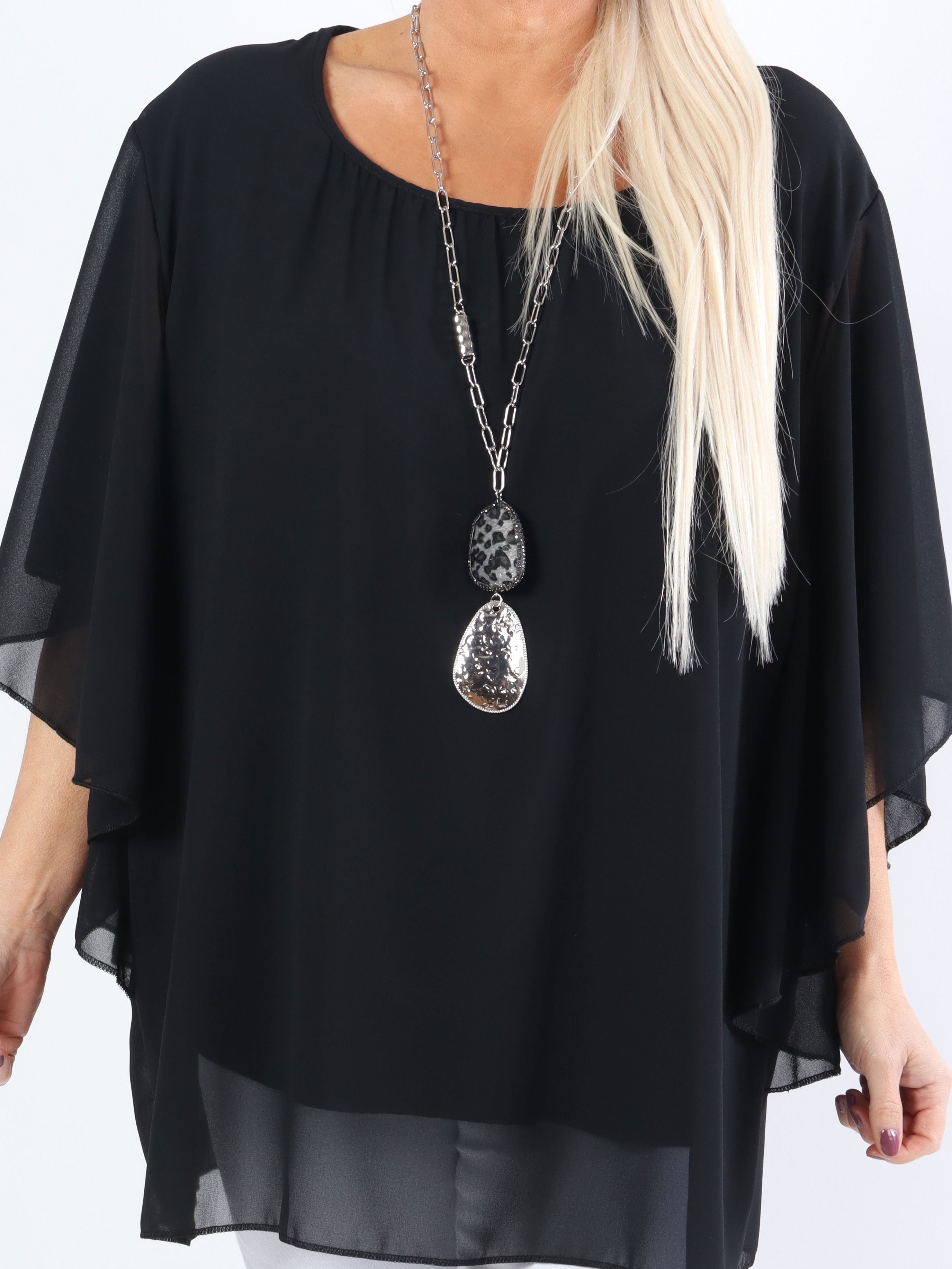 Annis - Söt plus size tunika i lös passform i chiffong